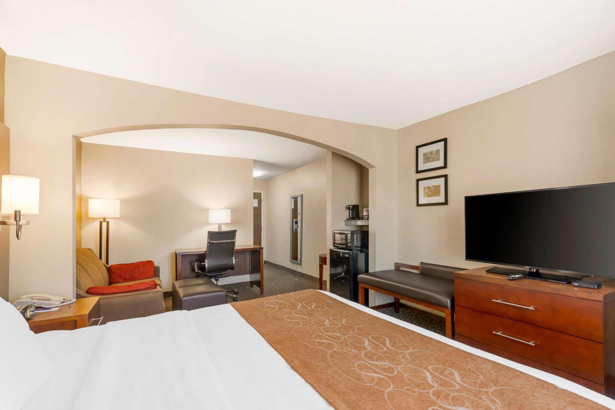Comfort Suites Port Allen - Baton Rouge Екстериор снимка